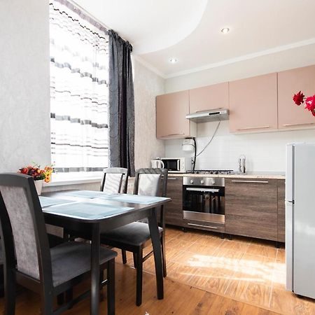 אלמטי Comfortable Apartment In The Golden Square. מראה חיצוני תמונה