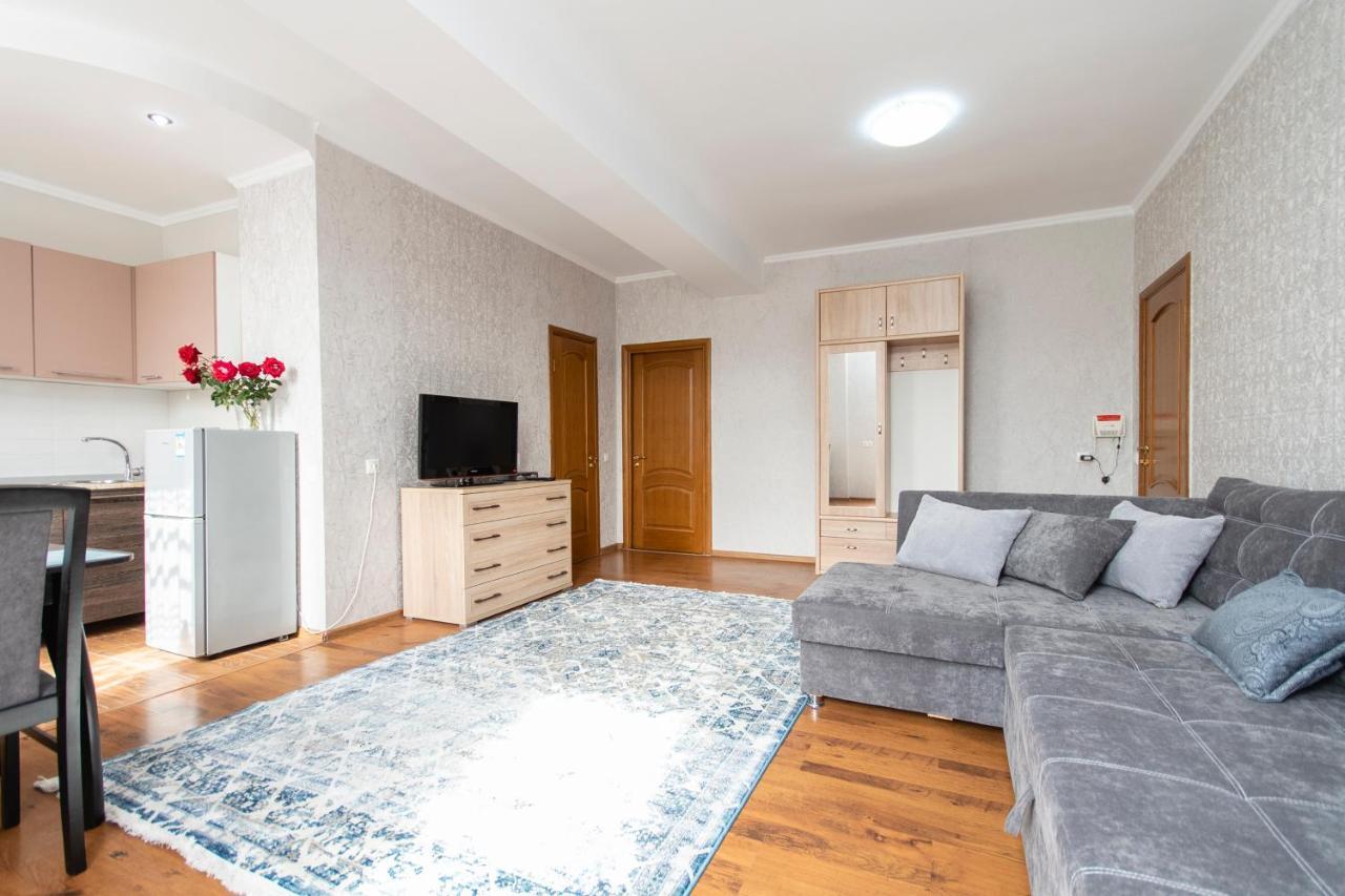אלמטי Comfortable Apartment In The Golden Square. מראה חיצוני תמונה