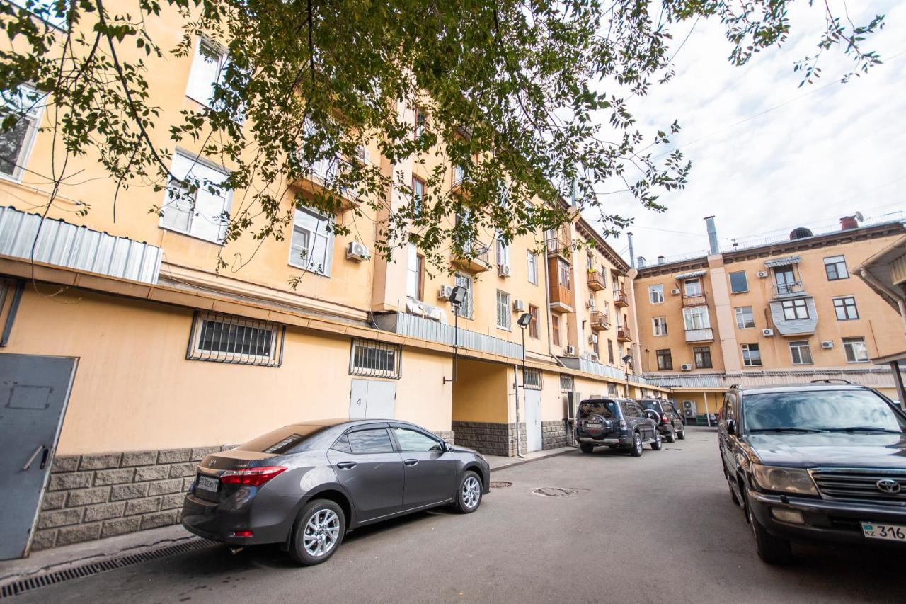 אלמטי Comfortable Apartment In The Golden Square. מראה חיצוני תמונה